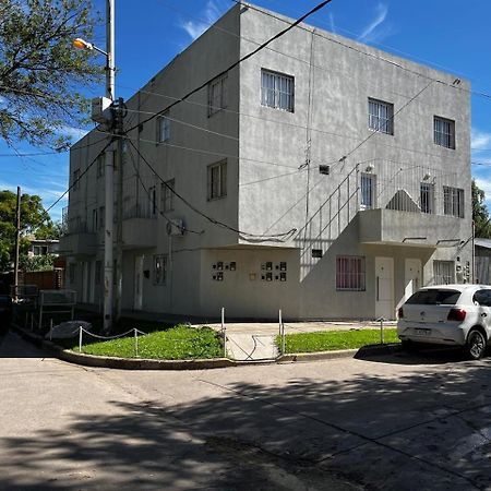 Apartamento Hospedaje Lh Planta Baja C En Ezeiza A 15 Minutos Del Aeropuerto Exterior foto