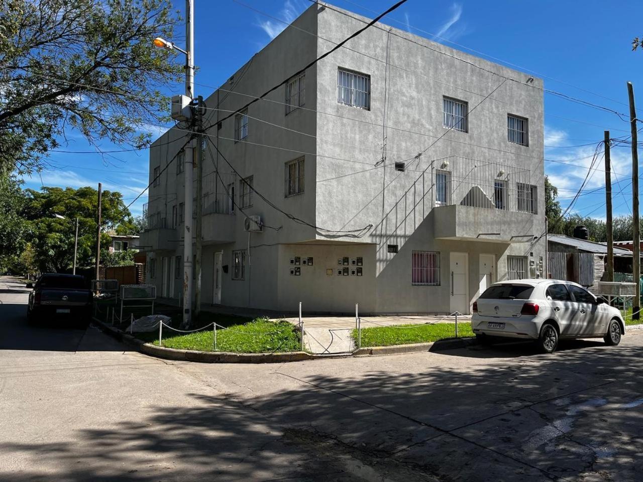 Apartamento Hospedaje Lh Planta Baja C En Ezeiza A 15 Minutos Del Aeropuerto Exterior foto